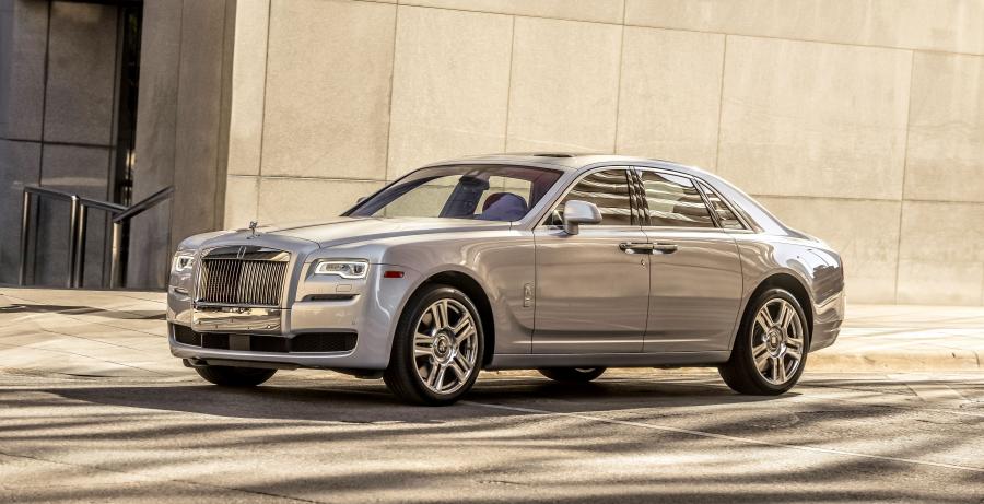 Rolls-Royce Ghost 2015 года  (US) (фото 7 из 29)